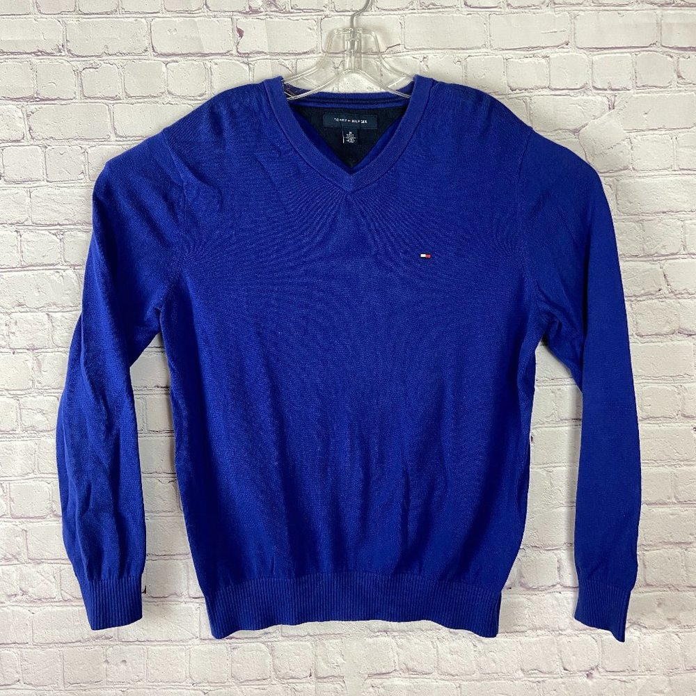 Tommy Hilfiger Men's Blue V-neck Sweater. Size Medium